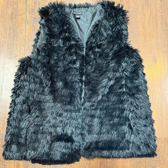 new directions Jackets & Blazers - New Directions Black Faux Fur Vest – Soft Textured Layering Piece XL - women’s